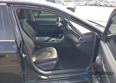 2019 Toyota Camry Xse z USA, uszkodzony, nr VIN 4T1B61HK1KU797742